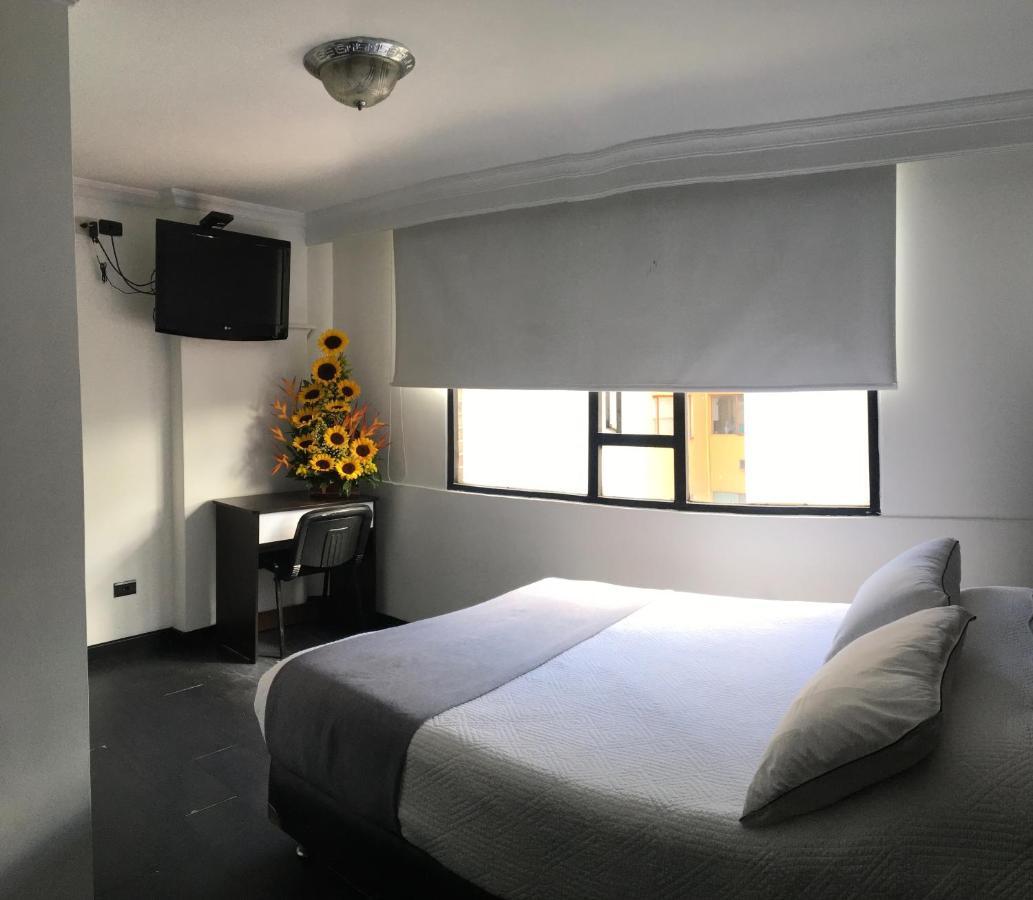 Hotel Ejecutivo Av La Esperanza Богота Екстер'єр фото